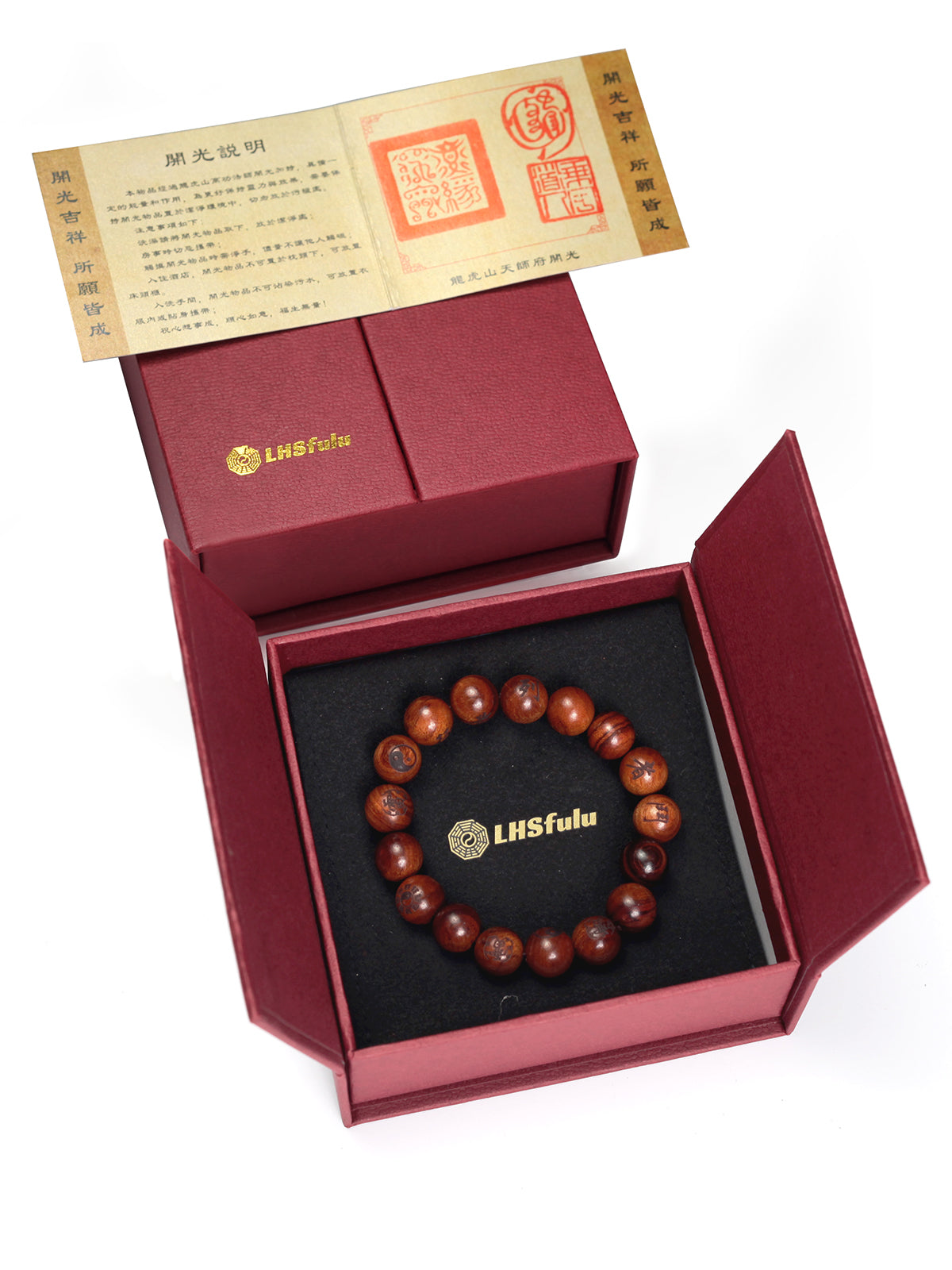 this bracelet merges the secret Nine-Character Mantra, the protection of the Six Jia Divine Generals, and the ultimate yang energy of thunderstruck wood into one. This bracelet is crafted from specially selected natural thunderstruck wood from Longhu Mountain; the wood itself embodies the destructive and regenerative power of lightning, and its energy is exceptionally fierce and potent.