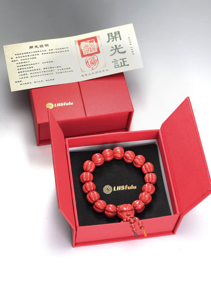 this piece merges the energies of authority, abundance, and protection from Eastern wisdom into one. Crafted from refined cinnabar into the dual forms of a pumpkin and a dragon head, it fuses the profound mystery of the Tao's natural way into a small space. It is an energy accessory that embodies a thousand-year spiritual tradition and contemporary craftsmanship.