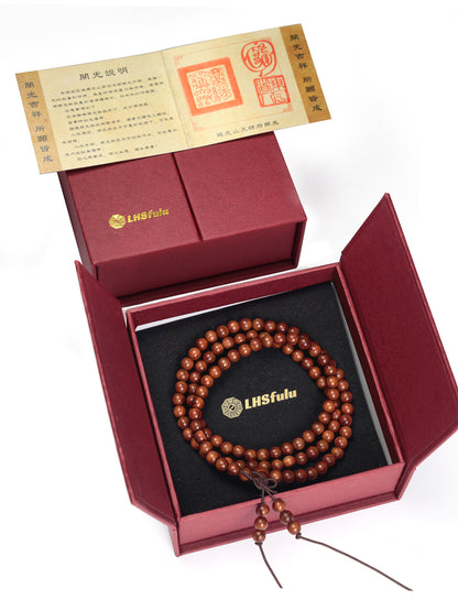 This long strand is composed of 108 thunderstruck wood beads, each one tempered by the power of natural lightning. It is created without any concrete symbols or writing, returning to the most authentic and primordial state of energy. To be wordless is to embody 'emptiness' (Śūnyatā), and thus, it can infinitely carry and resonate with your every state of mind and intention in the present moment.