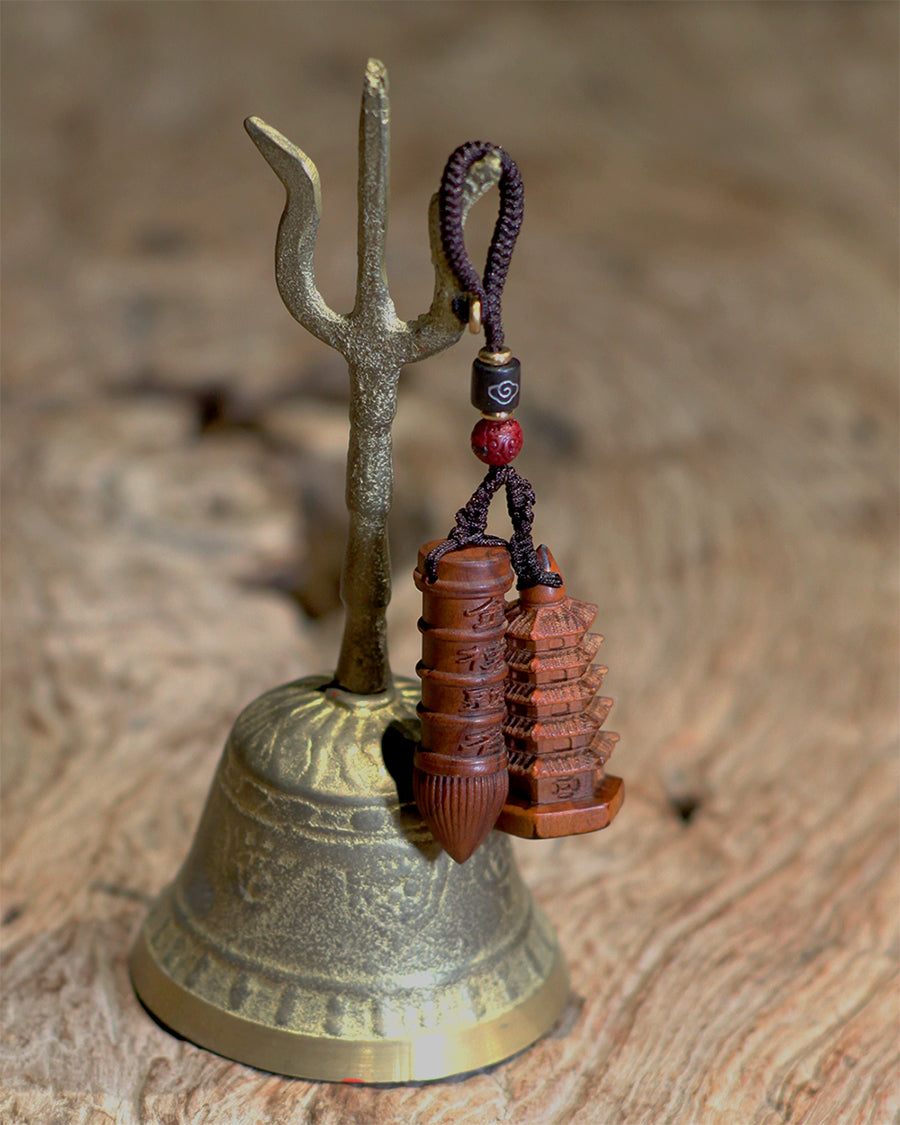 From the Zhengyi lineage of Longhu Mountain, inheriting a thousand-year spiritual tradition, we now condense the dual fortunes of Heaven and Earth—the wisdom of Wenchang and the wealth of the God of Fortune—into this 'Dual-Luck Key'.