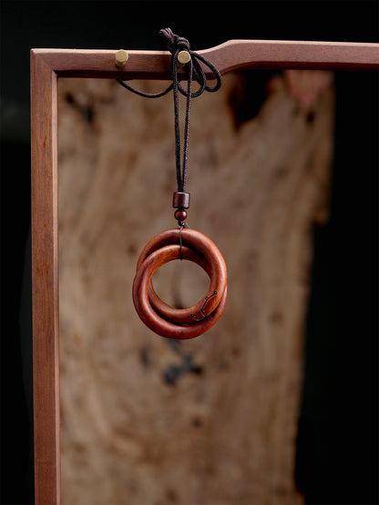 This pendant is imbued with the blessings of the orthodox Taoist rites of Longhu Mountain. As a Taoist ritual implement, it can be used to commune with the divine, aid in spiritual cultivation, protect the body, and repel evil. It is designed to build a dynamically balanced energy barrier (Jiejie) for the wearer. It facilitates communion with the divine during meditation and offers protection when visiting mountains or places with heavy yin/negative energy.