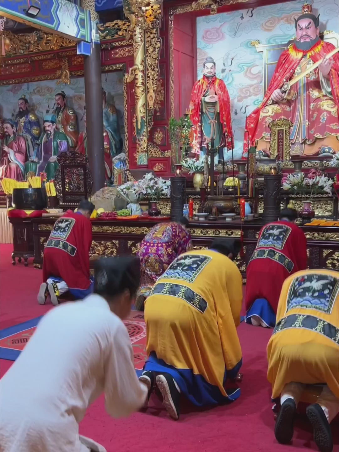 Load video: The master selects an auspicious date and time to open the altar, invoke the deities, and infuse the talisman with true spiritual energy. This provides the wearer with foundational protective power.